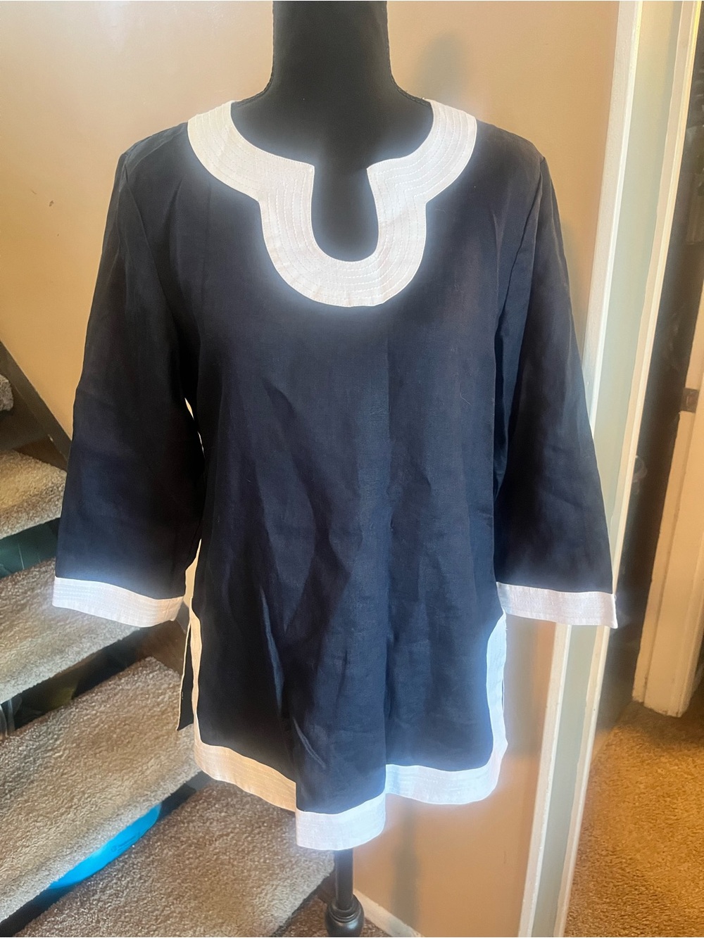 NWT Jones New York Woman’s Navy and White Linen Tunic Size Small